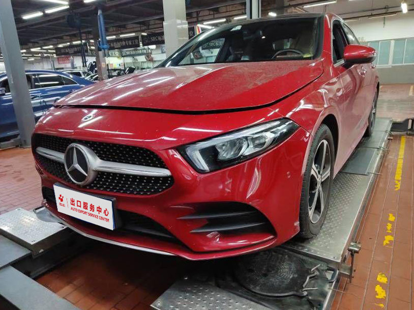 梅赛德斯-奔驰 2022 A 200 L 运动轿车